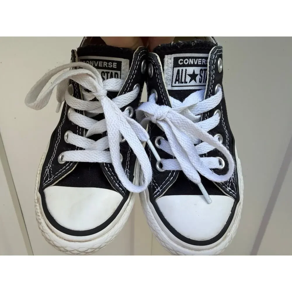 Converse Chuck Taylor All Star Low-Top Sneakers Little Kids Size 11 - Picture 2 of 10